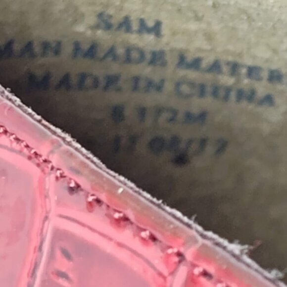 Woman's Liz Claiborne Flex Red Faux Crocodile Pumps Size 8.5 Medium - Picture 11 of 11